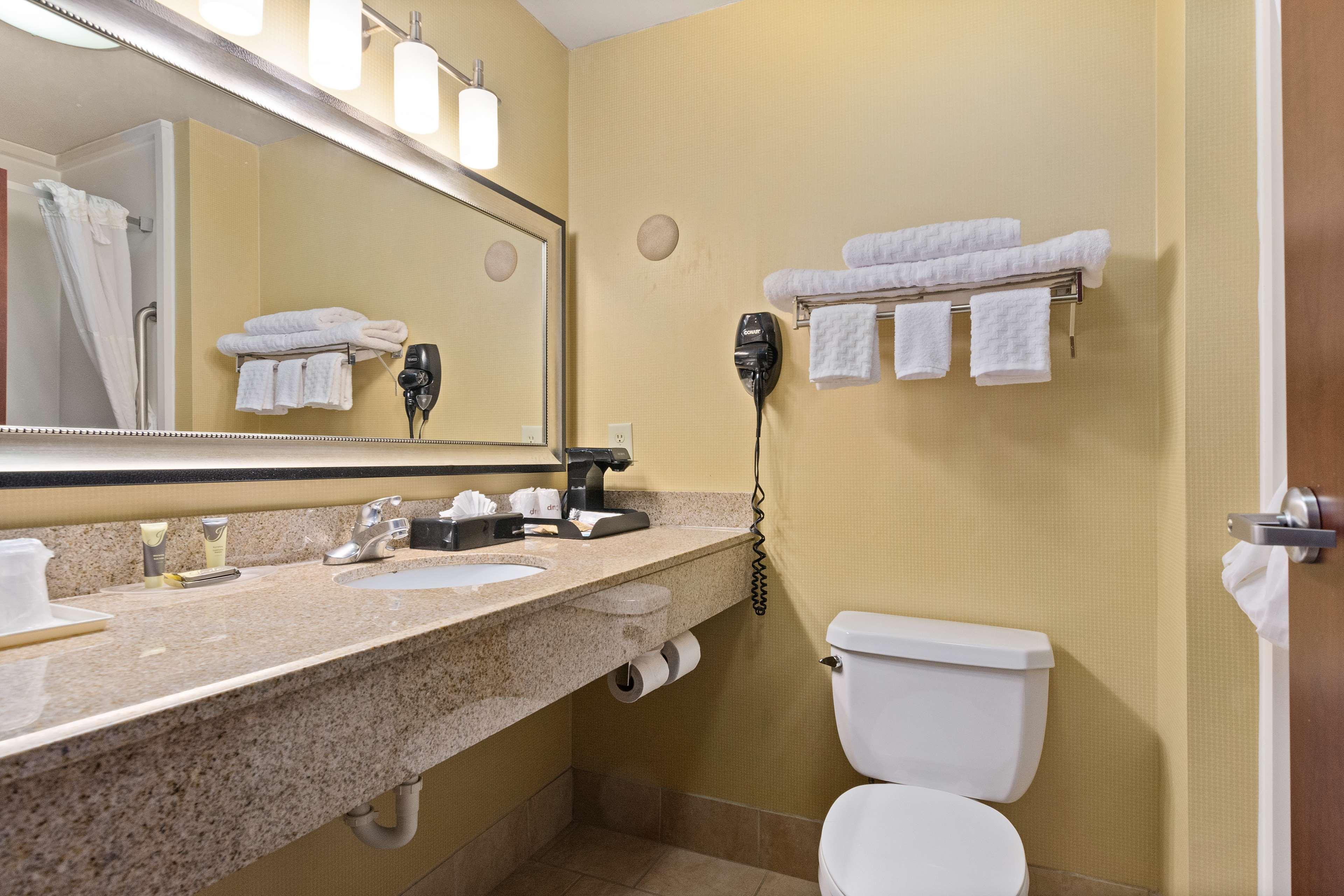 Surestay Plus Hotel By Best Western Portland Route 52 West Exteriér fotografie